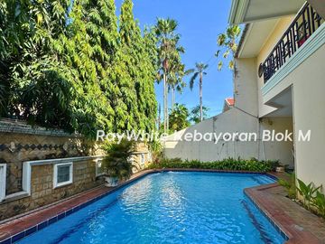Rumah di Town House area Simprug, Kebayoran Lama Jakarta Selatan