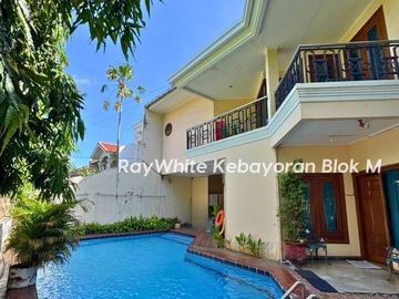 Rumah di Town House area Simprug, Kebayoran Lama Jakarta Selatan