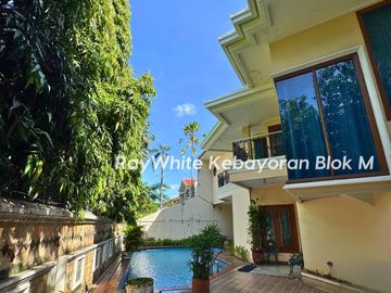 Rumah di Town House area Simprug, Kebayoran Lama Jakarta Selatan