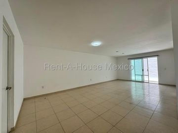 RENTA. Casa con amenidades y 3 recámaras - El Mirador