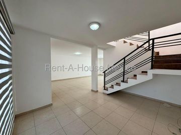 RENTA. Casa con amenidades y 3 recámaras - El Mirador