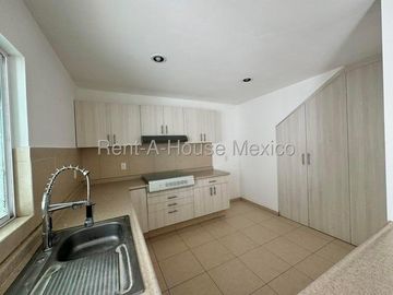 RENTA. Casa con amenidades y 3 recámaras - El Mirador