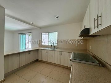 RENTA. Casa con amenidades y 3 recámaras - El Mirador