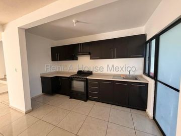 RENTA. Casa con amenidades y 3 recámaras - El Mirador