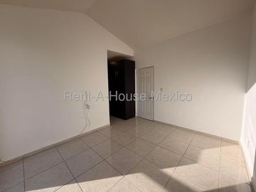 RENTA. Casa con amenidades y 3 recámaras - El Mirador