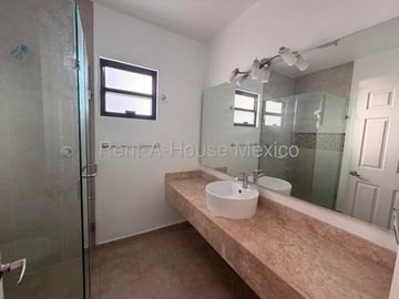 RENTA. Casa con amenidades y 3 recámaras - El Mirador