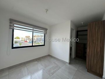 RENTA. Casa con amenidades y 3 recámaras - Zákia