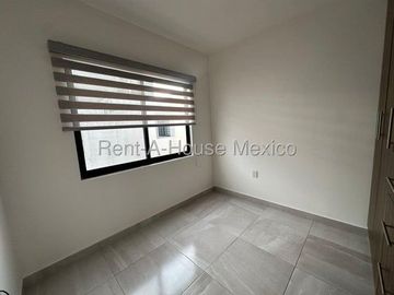 RENTA. Casa con amenidades y 3 recámaras - Zákia