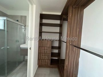 RENTA. Casa con amenidades y 3 recámaras - Zákia