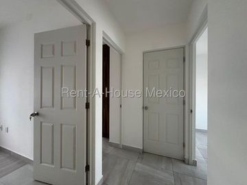 RENTA. Casa con amenidades y 3 recámaras - Zákia