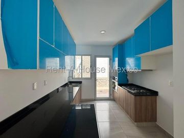 Casa con 3 recámaras y sala de TV. RENTA, Zarú Zákia