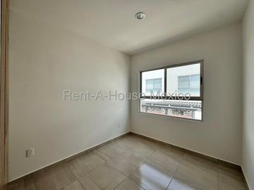 Casa con 3 recámaras y sala de TV. RENTA, Zarú Zákia