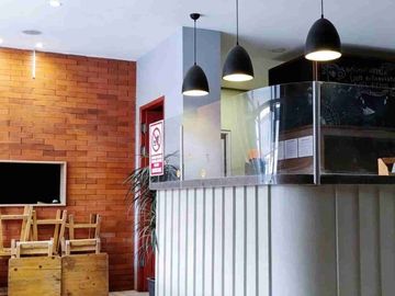 Di Sewakan Ruko Gandang 2 Lantai ( Connecting ) eks Kuliner Full Furnish di Duren Sawit Jakarta Timur