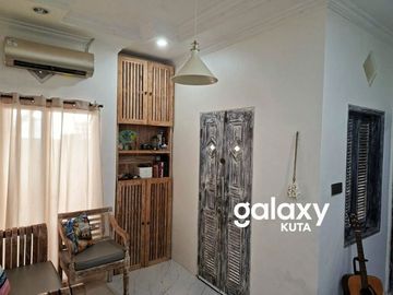 MINIMALIS WHITE HOUSE IN KARANG MAS JIMBARAN FOR RENT