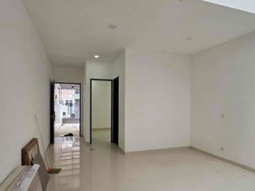 Penawaran Harga Menarik!! Rumah Siap Huni di Metland