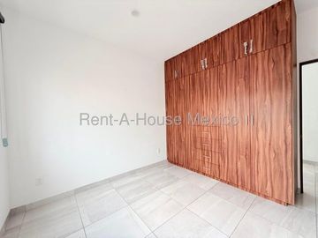 RENTA. Casa con amenidades y 3 recámaras - Altos del Marqués