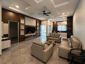 Dijual Rumah 2,5 Lantai Beverly Green Avenue, Batam Center