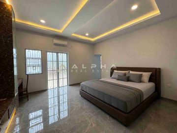 Dijual Rumah 2,5 Lantai Beverly Green Avenue, Batam Center