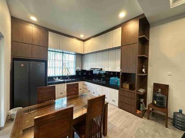 Dijual Rumah 2,5 Lantai Beverly Green Avenue, Batam Center