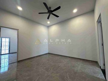 Dijual Rumah 2,5 Lantai Beverly Green Avenue, Batam Center