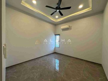 Dijual Rumah 2,5 Lantai Beverly Green Avenue, Batam Center