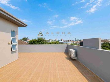 Dijual Rumah 2,5 Lantai Beverly Green Avenue, Batam Center