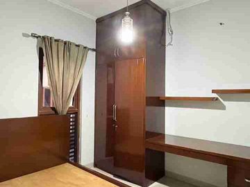 Dijual & Disewakan Rumah 2 Lantai Semi Furnished di The Tropical Residence Jatiwaringin