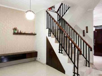 Dijual & Disewakan Rumah 2 Lantai Semi Furnished di The Tropical Residence Jatiwaringin