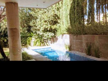 RENTA DE CASA EN JURICA PRIVADA REGENCY moderna