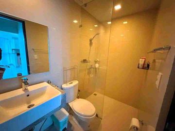 1BR Uptown Parksuites T2
