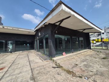 Ex Showroom 450Juta per Tahun Strategis, dekat Mall, Toll, Pinggir Jalan Besar di Bekasi