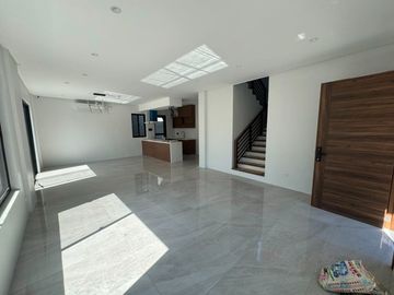 UPSCALE 4-BEDROOM HOME FOR SALE | Solen Residences, Greenfield, Santa Rosa, Laguna