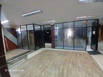 DIJUAL / DISEWAKAN – Gedung Komersial di Jl. Pramuka Raya, Jakarta Pusat