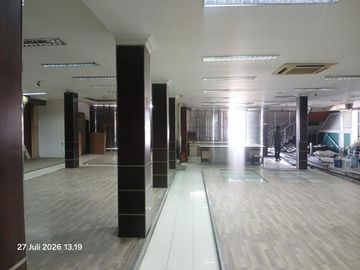 DIJUAL / DISEWAKAN – Gedung Komersial di Jl. Pramuka Raya, Jakarta Pusat