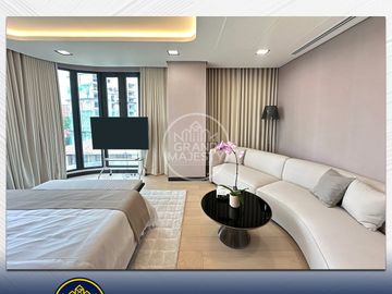 Exclusive 4-Bedroom Condominium for Sale at The Silhouette, San Juan City