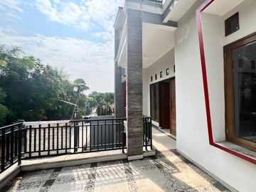 Dijual Rumah 2 Lantai Jalan Pandan Wangi Perum Bulog Pondok Melati Bekasi