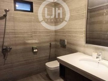 Disewakan Ruang Usaha di Kebayoran Baru Jakarta Selatan Furnished