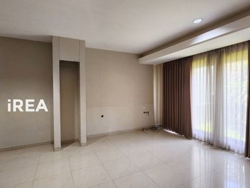DISEWAKAN RUMAH CLUSTER DI PUSAT BISNIS SOLO BARU