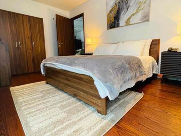 1 bedroom with balcony and corner unit