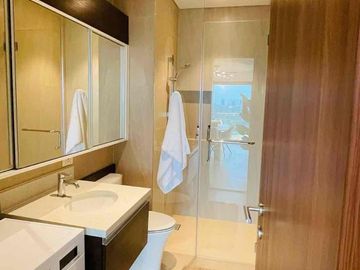 1 bedroom with balcony and corner unit