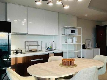 1 bedroom with balcony and corner unit