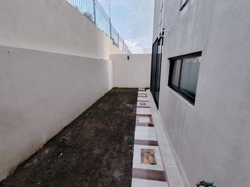 RENTA DE CASA EN VALLES DEL MOLINO B ZONA NORTE