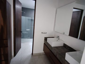 RENTA DE CASA EN VALLES DEL MOLINO B ZONA NORTE
