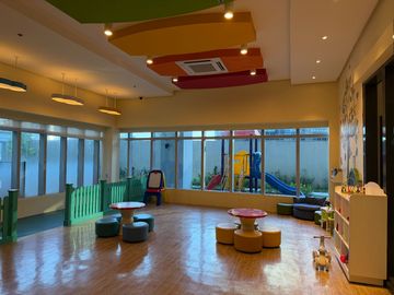 For Sale Executive 1 Bedroom Rent to Own Condo in Uptown Parksuites 2 BGC Taguig near Grand Hyatt