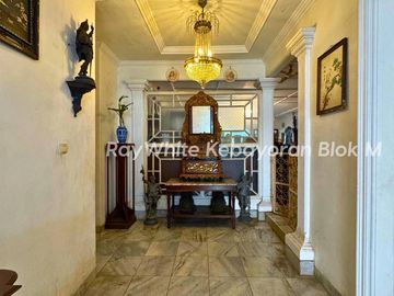 Rumah di Jual di jalan Kemang Selatan Raya