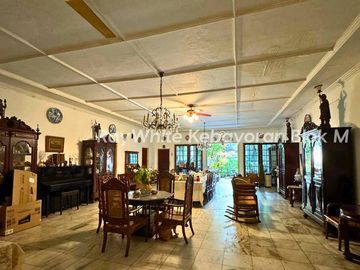 Rumah di Jual di jalan Kemang Selatan Raya
