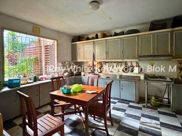 Rumah di Jual di jalan Kemang Selatan Raya