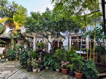 Rumah di Jual di jalan Kemang Selatan Raya
