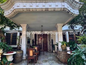 Rumah di Jual di jalan Kemang Selatan Raya