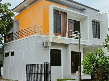 Rumah Modern Murah Konsep 2 Lantai di Maguwoharjo Sleman